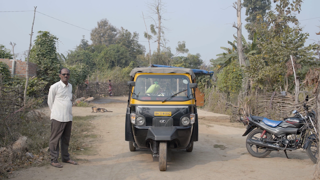 A Rifle and a Bag (2020)-poster