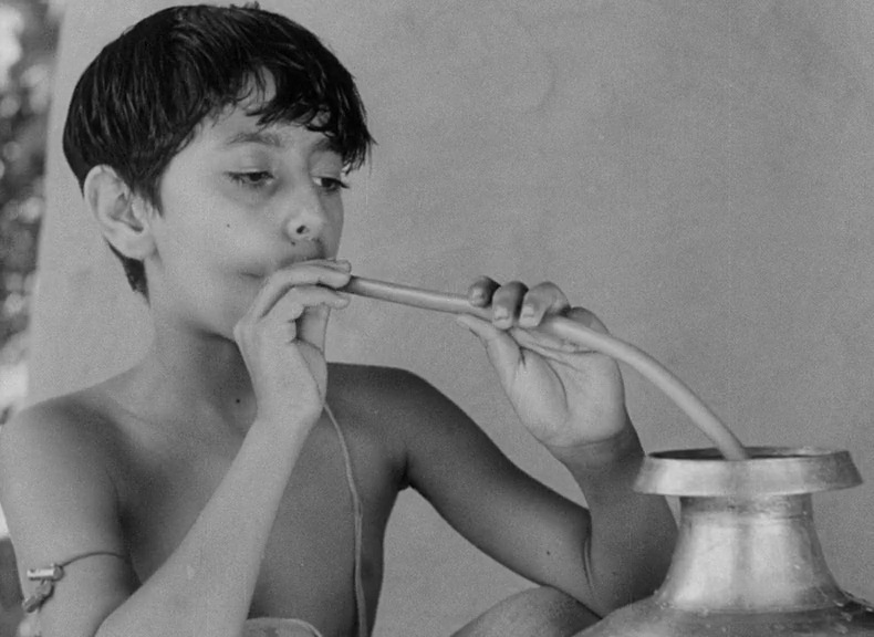 Aparajito (1956) Satyajit Ray, Smaran Ghosal, Kamala Adhikari, Lalchand Banerjee, Drama-poster