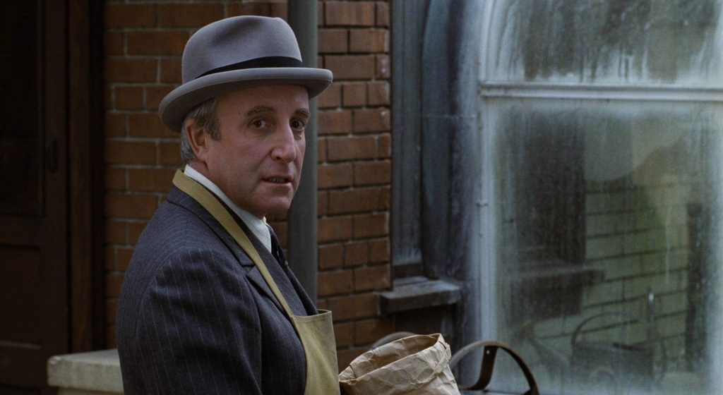 Being There (1979) Hal Ashby, Peter Sellers, Shirley MacLaine, Melvyn Douglas, Comedy, Drama-poster