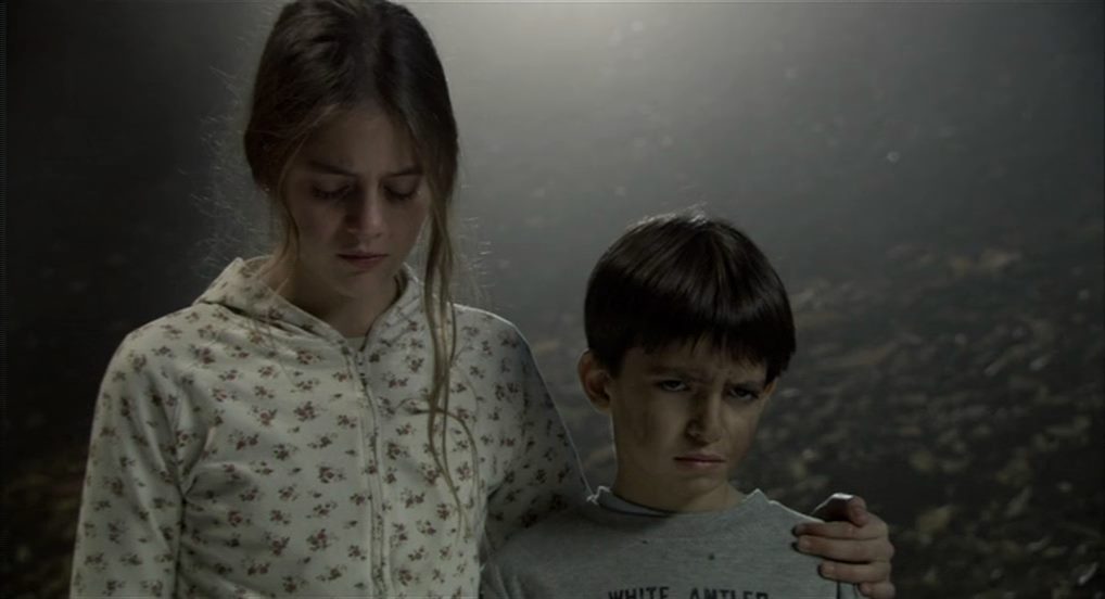 Beneath Still Waters (2005) Brian Yuzna, Omar Muñoz, Santiago Pasaglia, Eva Pont, Horror, Mystery, Thriller-poster