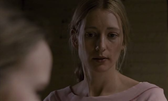 Between Two Fires (2010) Agnieszka Lukasiak, Magdalena Poplawska, Simon Kassianides, Kamila Nowysz, Drama, Romance, Thriller-poster