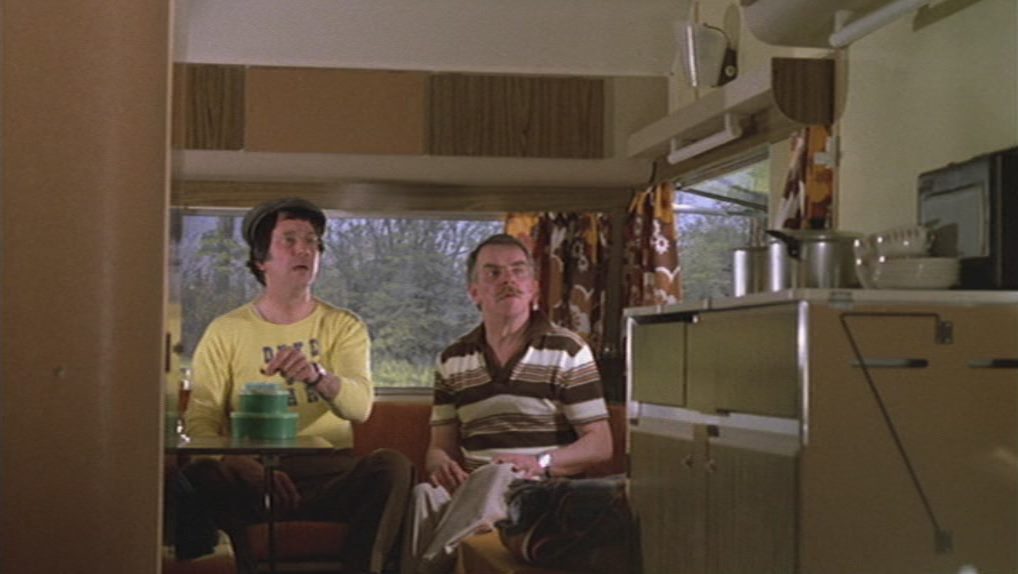 Carry on Behind (1975) Gerald Thomas, Elke Sommer, Kenneth Williams, Bernard Bresslaw, Comedy-poster