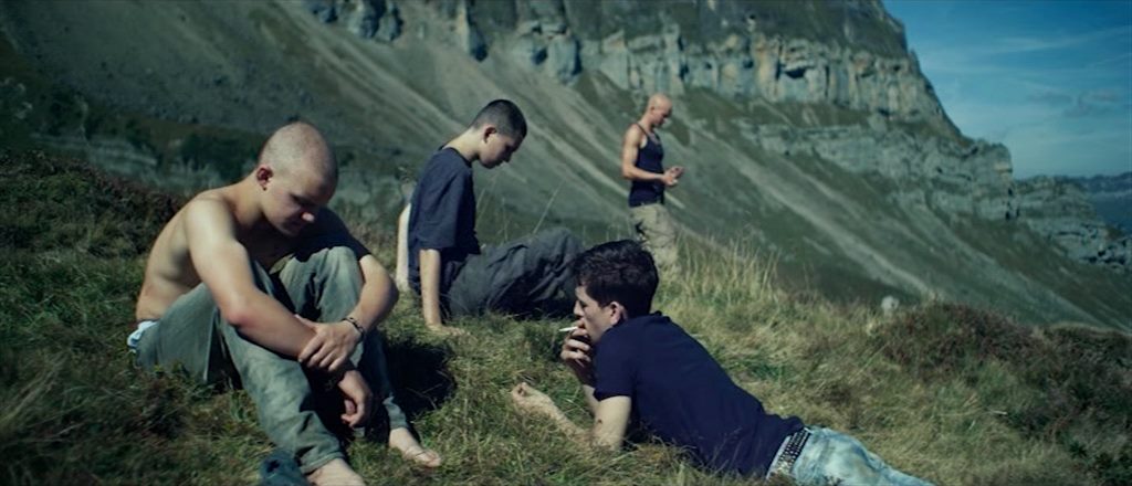 Chrieg / War (2014) Simon Jaquemet, Sascha Gisler, Benjamin Lutzke, Ella Rumpf, Drama-poster