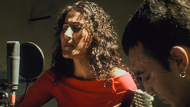 Fatih Akin - Crossing the Bridge: The Sound of Istanbul (2005)-poster