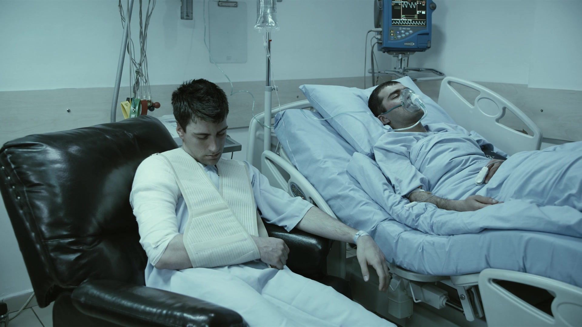 The Mountain AKA Dag (2012) Alper Caglar, Caglar Ertugrul, Ufuk Bayraktar, Firat Dogruloglu-poster