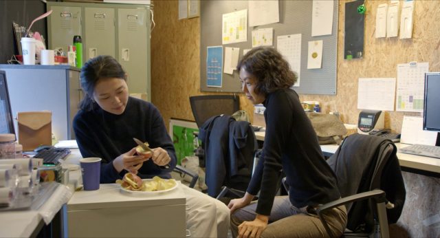 Sang-soo Hong - Domangchin yeoja AKA The Woman Who Ran (2020)-poster