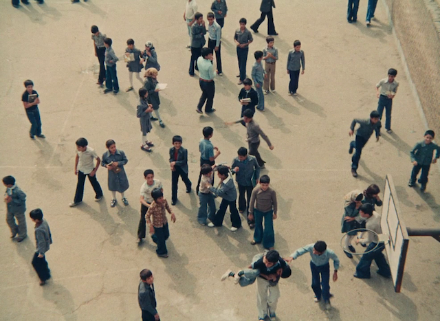 Abbas Kiarostami - Dow Rahehal Baraye yek Massaleh AKA Two Solutions for One Problem (1975)-poster