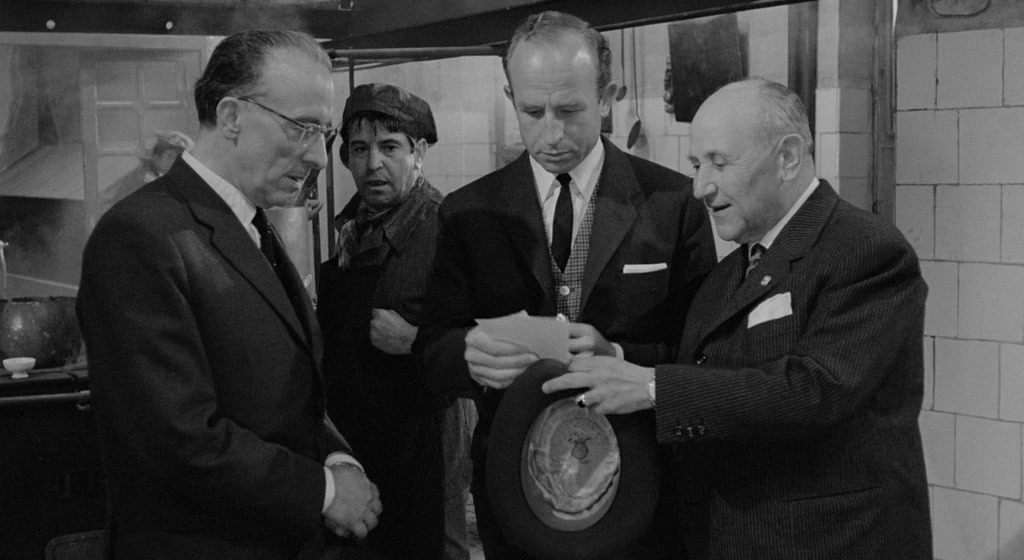 The Executioner AKA El verdugo (1963) Luis García Berlanga, Nino Manfredi, Emma Penella, José Isbert-poster