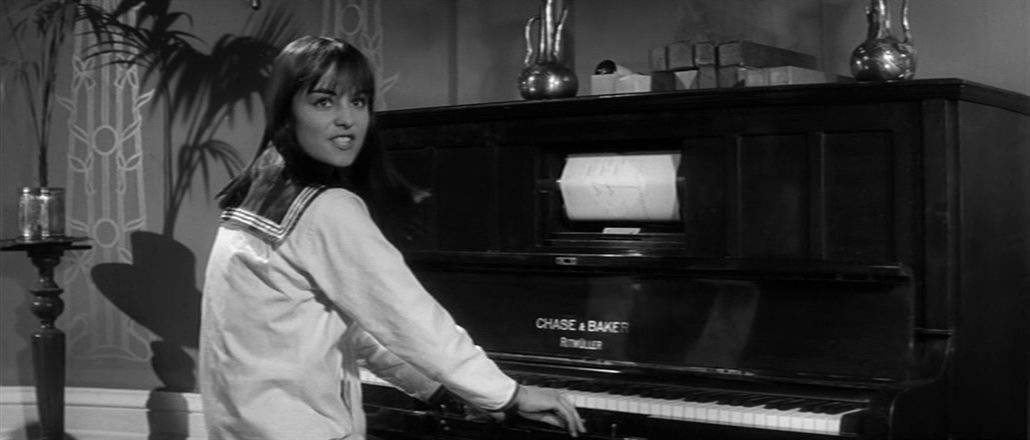 French Dressing (1964) Ken Russell, James Booth, Roy Kinnear, Marisa Mell, Comedy, Drama-poster