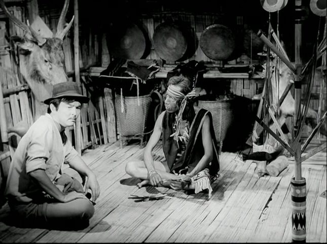 Travelling Circus AKA Gánh xiec rong (1988) Linh Viet, Thé Anh, Son Bac, Khuong Be-poster