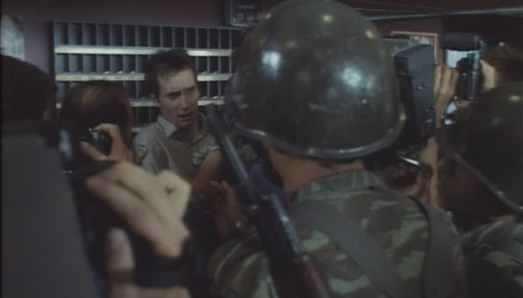 Hors la vie / Out of Life (1991) Maroun Bagdadi, Hippolyte Girardot, Rafik Ali Ahmad, Hussein Sbeity, Drama-poster