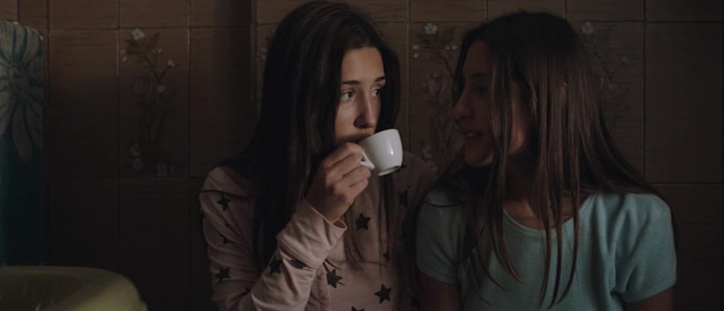 Indivisibili / Indivisible (2016) Edoardo De Angelis, Angela Fontana, Marianna Fontana, Antonia Truppo, Drama-poster