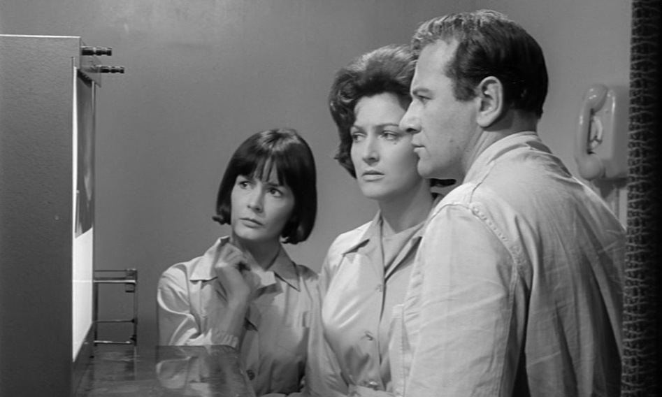 Invasion (1966) Alan Bridges, Edward Judd, Yôko Tani, Valerie Gearon-poster