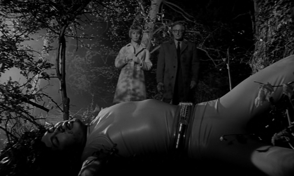 Invasion (1966) Alan Bridges, Edward Judd, Yôko Tani, Valerie Gearon-poster