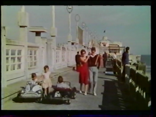 Jean-Pierre Berckmans - Isabelle devant le désir (1975)-poster