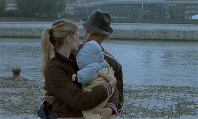 L'Enfant (2005) directed by Jean-Pierre Dardenne & Luc Dardenne-poster