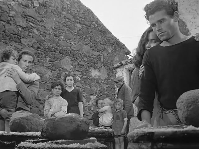 La Terra Trema / The Earth Trembles (1948) Luchino Visconti-poster