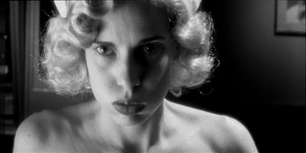 La antena / The Aerial (2007) Esteban Sapir, Alejandro Urdapilleta, Valeria Bertuccelli, Julieta Cardinali, Drama, Fantasy, Sci-Fi-poster