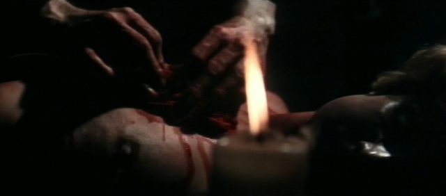 La pelle sotto gli artigli (1975)-poster