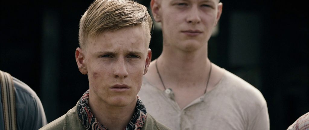 Land of Mine / Under sandet (2015) Martin Zandvliet, Roland Møller, Louis Hofmann, Joel Basman, Drama, History, War-poster