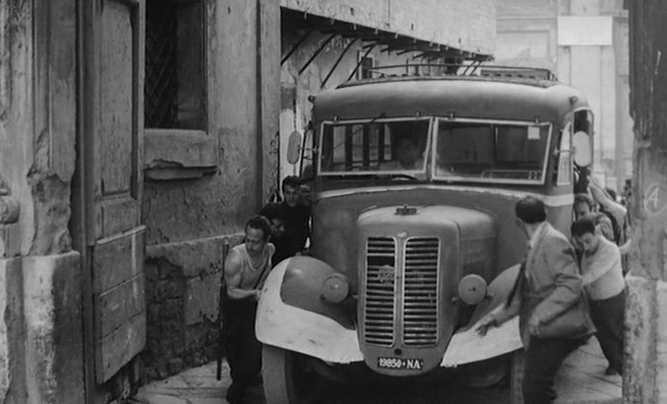 Le quattro giornate di Napoli / The Four Days of Naples (1962) Nanni Loy, Raffaele Barbato, Charles Belmont, Regina Bianchi, Drama, History, War-poster