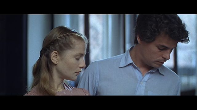 Les ailes de la colombe (1981)-poster