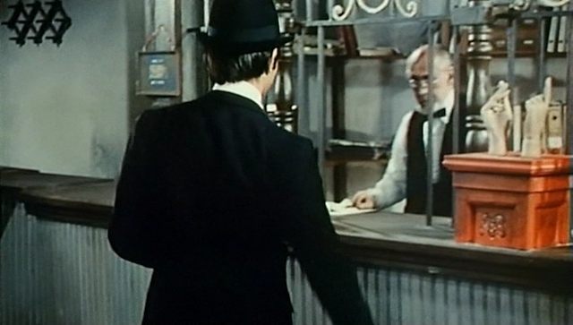 Les étrangers (1969)-poster