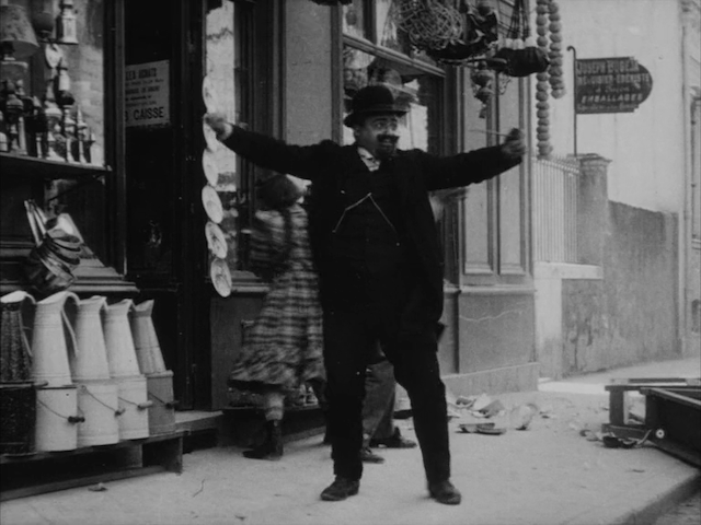 ? - Les ficelles de Léontine AKA Léontine Pulls the Strings (1910)-poster