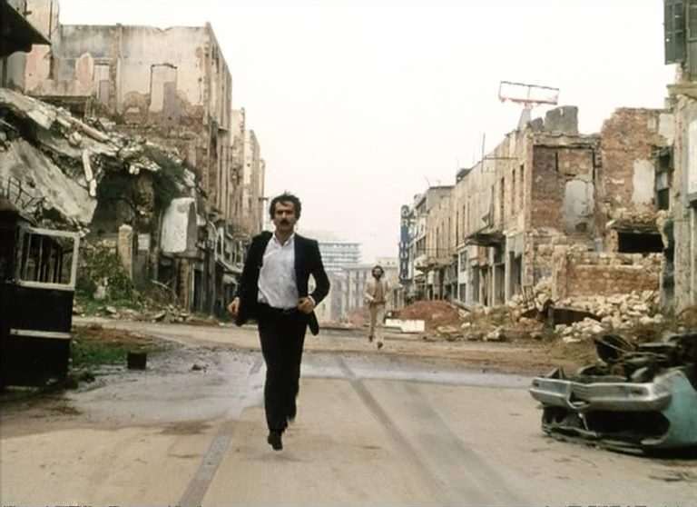 Les petites guerres / Little Wars (1982) Maroun Bagdadi, Soraya Khoury, Nabil Ismaïl, Roger Hawa, Drama, War-poster