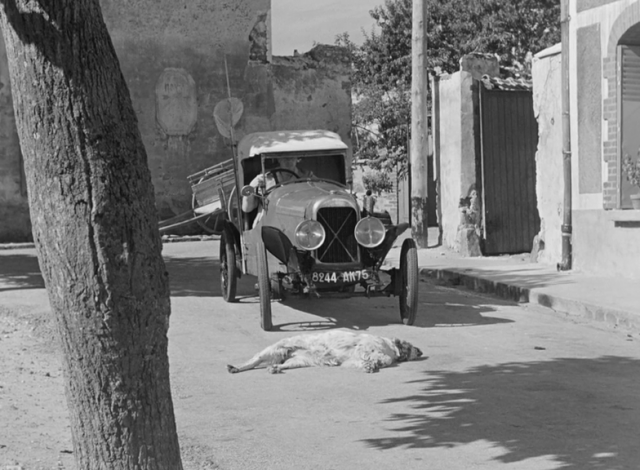 Jacques Tati - Les vacances de Monsieur Hulot AKA Monsieur Hulot's Holiday [Director's Cut, Restored] (1953)-poster