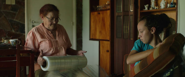 Los tiburones (2019)-poster