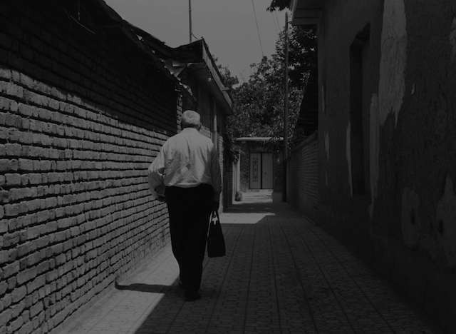 Abbas Kiarostami - Nan va Koocheh AKA The Bread and Alley (1970)-poster