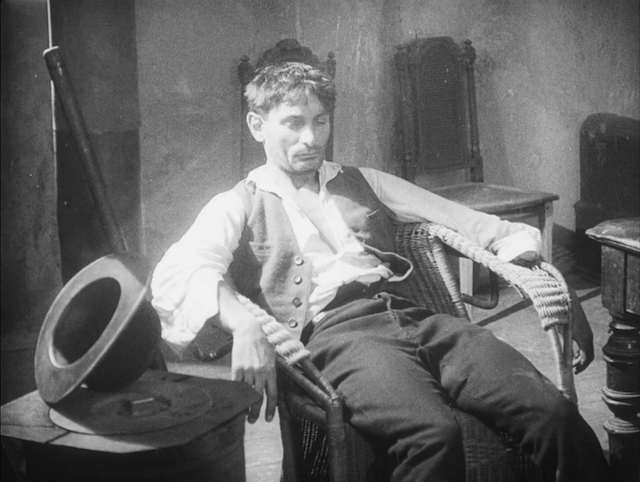 Neobychainye priklyucheniya mistera Vesta v strane bolshevikov (1924)-poster