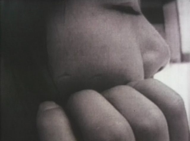 Naomi Kawase - Ni tsutsumarete AKA Embracing (1992)-poster