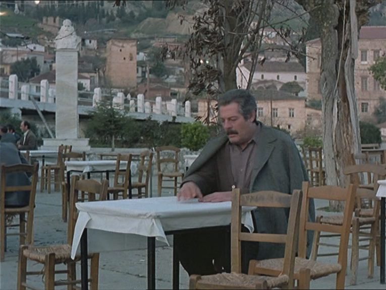 O Melissokomos / The Beekeeper (1986) Theodoros Angelopoulos, Marcello Mastroianni, Nadia Mourouzi, Serge Reggiani, Drama-poster