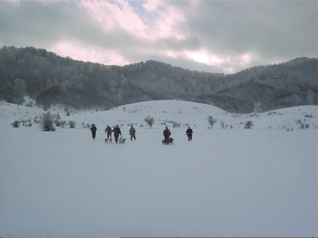 Oi Kynigoi [143 min version] (1977)-poster