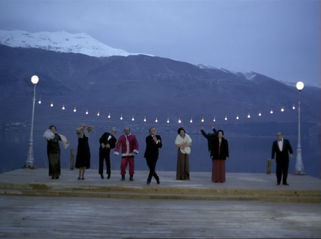 Oi Kynigoi [143 min version] (1977)-poster