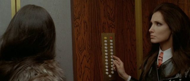 Giuliano Carnimeo - Perché quelle strane gocce di sangue sul corpo di Jennifer? AKA The Case of the Bloody Iris (1972)-poster