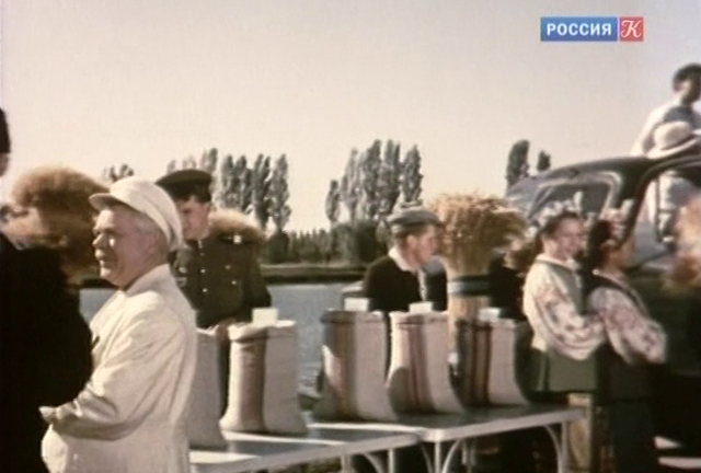 Pervyy paren (The First Lad) (1959) directed by Sergei Parajanov-poster