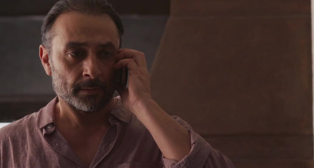 Red Rose (2014) Sepideh Farsi, Javad Djavahery, Darya Djavahery-Farsi, Babak Farahani, Drama, Romance-poster