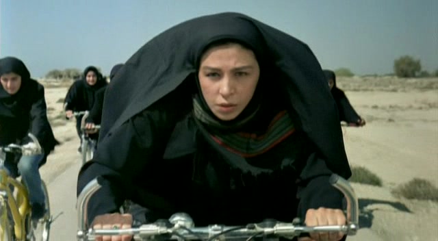 Roozi ke zan shodam / The Day I Became a Woman (2000) Marzieh Makhmalbaf, Fatemeh Cherag Akhar, Hassan Nebhan, Shahr Banou Sisizadeh, Comedy, Drama-poster