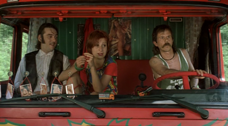 Sivi kamion crvene boje (2004) | worldscinema.org-poster