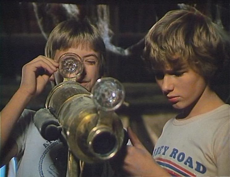 Tajna starog tavana / The Secret of an Old Attic (1984) Vladimir Tadej, Mario Mirkovic, Jirí Guryca, Nina Petrovic, Adventure, Family, Sci-Fi-poster