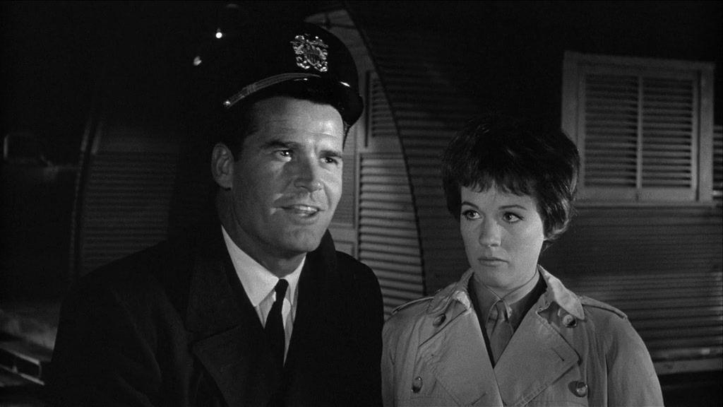 The Americanization of Emily (1964) Arthur Hiller, James Garner, Julie Andrews, Melvyn Douglas-poster