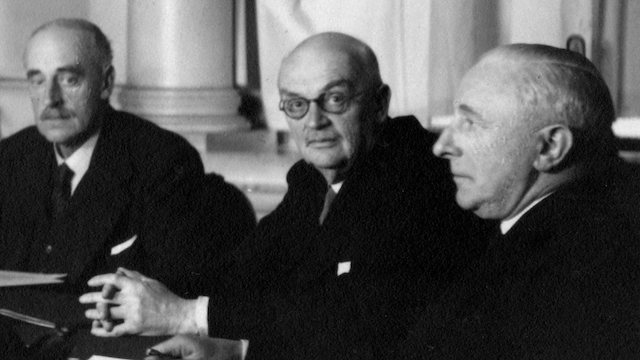 Miranda Pennell - The Host (2015)-poster