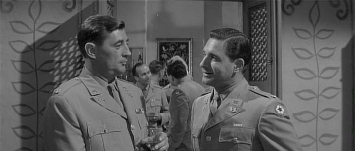 Man in the Middle (1964) Guy Hamilton, Robert Mitchum, France Nuyen, Barry Sullivan-poster