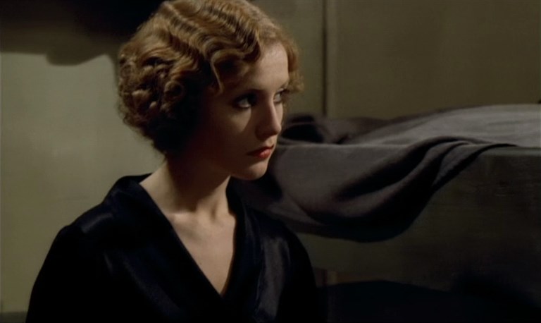 Violette (1978) Claude Chabrol, Isabelle Huppert, Stéphane Audran, Jean Carmet, Crime, Drama, History, Thriller-poster