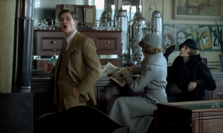 Violette (1978) Claude Chabrol, Isabelle Huppert, Stéphane Audran, Jean Carmet, Crime, Drama, History, Thriller-poster