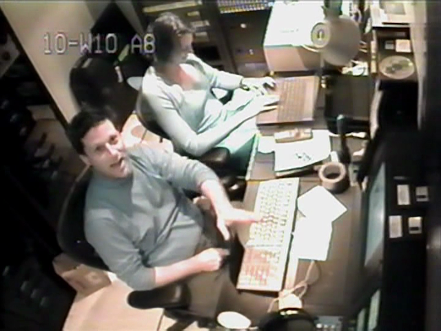 We Live in Public (2009)-poster