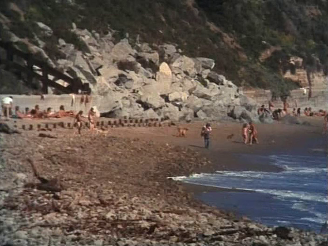 Welcome to Arrow Beach (1974)-poster